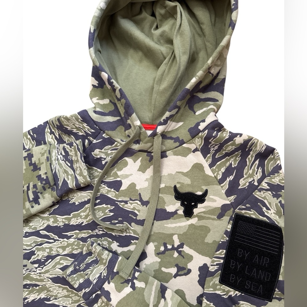 Under‎ Armour Project Rock Men’s Small Green Camo Hoodie Sweatshirt Air Land Sea